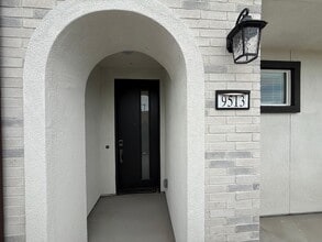 Building Photo - 9513 Hannah Wy