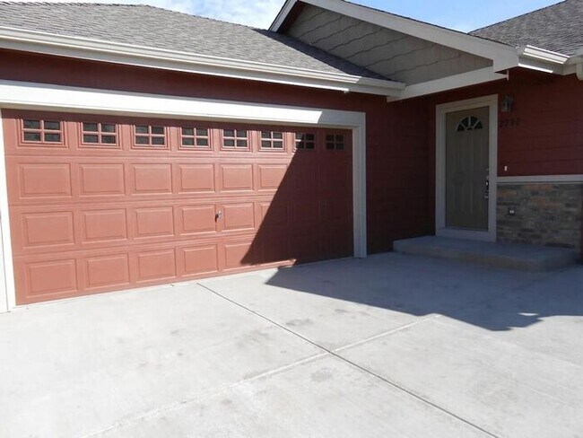 Building Photo - Beautiful 3 Bedroom 2 Bath Ranch-Style Home in SW Loveland!