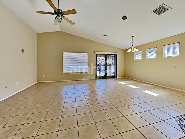Foto del edificio - 6773 W Copperwood Way