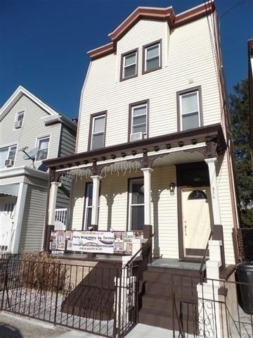 Primary Photo - 526 29th St