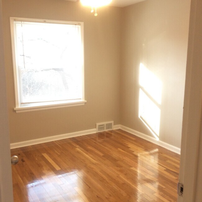 Building Photo - 1041 Willmann Ct