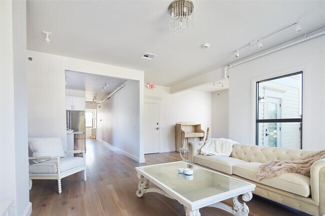 Foto del edificio - 614 NW 8th St