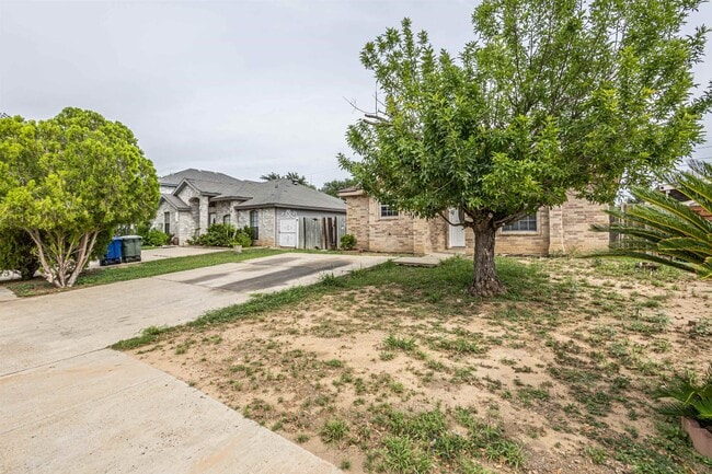 Building Photo - 753 Snake Dr