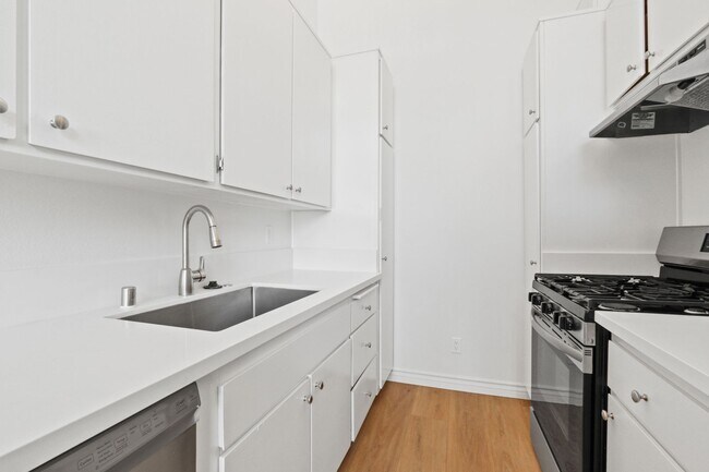 Building Photo - 3415 McLaughlin Ave