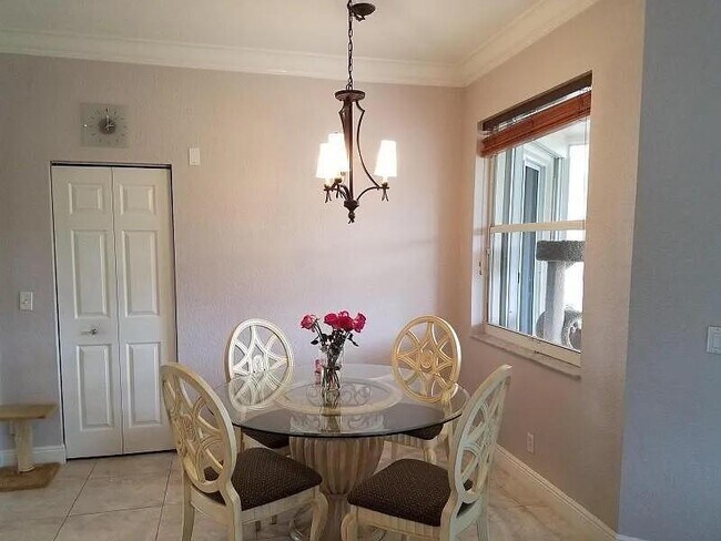 Foto del edificio - 9657 Vineyard Ct