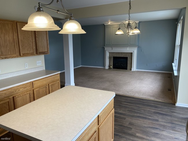 Building Photo - 3 br, 2.5 bath House - 18818 Livingston Dr