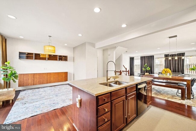 Building Photo - 43656 Chicacoon Creek Square