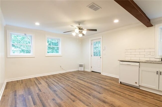 Foto del edificio - 4932 Rock Haven Dr SW