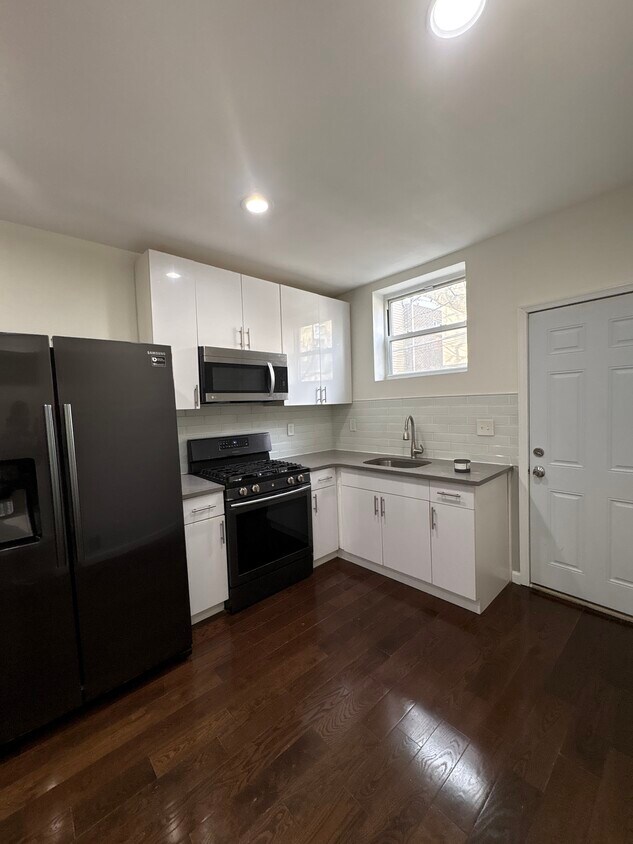 Foto principal - 3156 Agate St