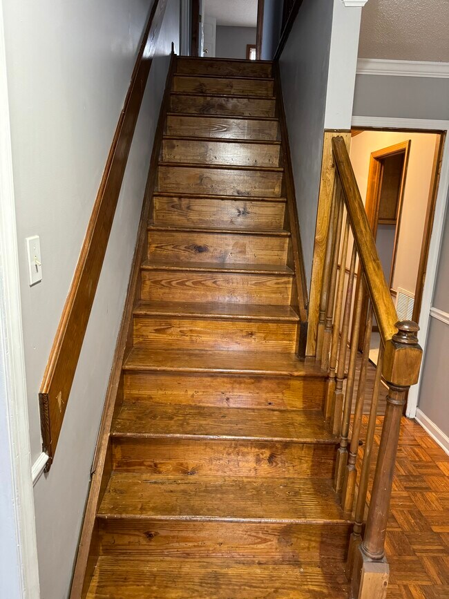 Beautiful interior - 102 Rock Knoll Dr