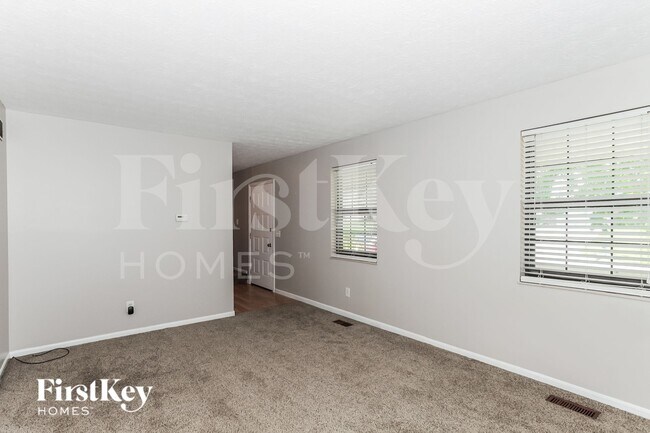 Building Photo - 3938 Schroeder Dr