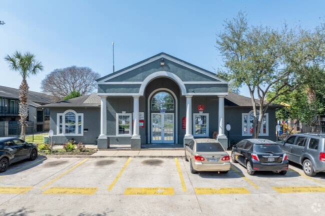 Building Photo - 2929 Dunvale Apartments On Westheimer