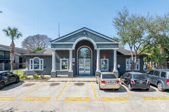Building Photo - 2929 Dunvale Apartments On Westheimer