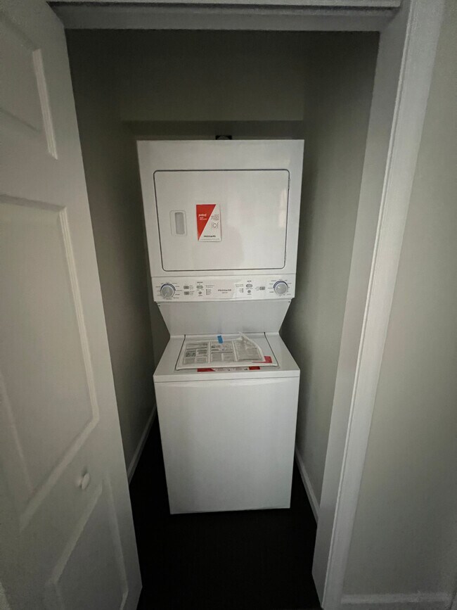 In unit washer and dryer - 223 Valley Ave SE