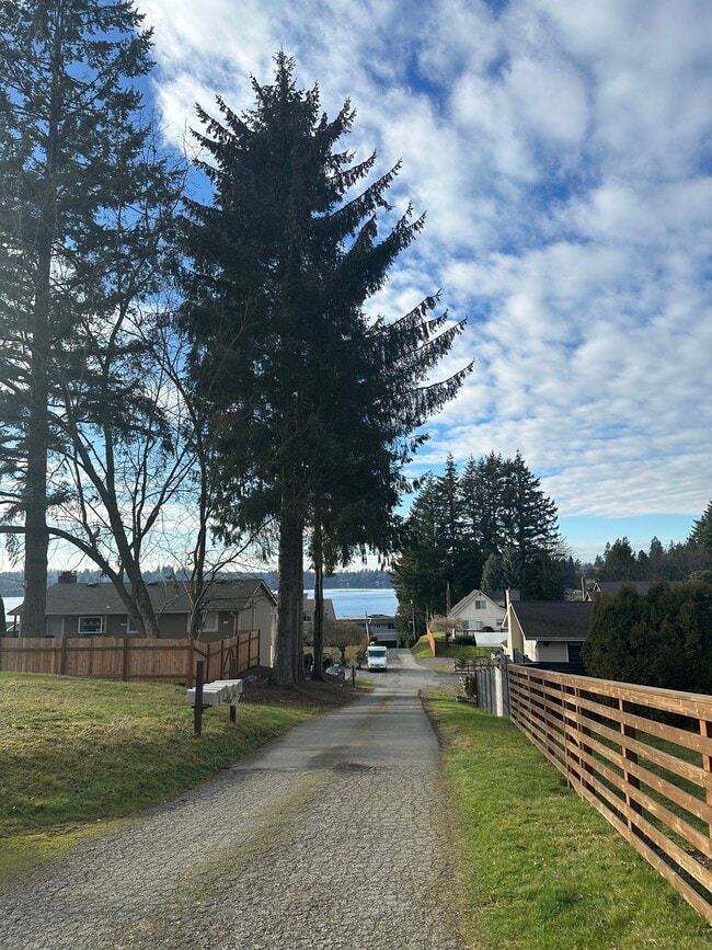 Foto del edificio - 12003-12013 13th St NE