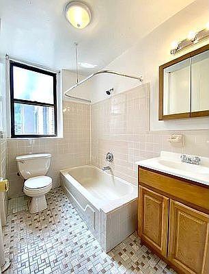 Foto del edificio - 2 bedroom in BRONX NY 10463