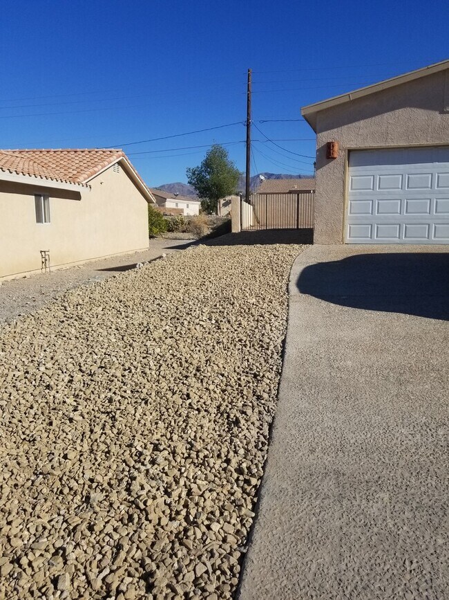 Building Photo - Avail Winter 2026-2027 Furnished Pool & Spa Home