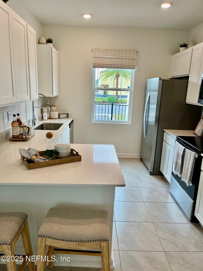 Foto del edificio - 73 Hidden Mdws Rd