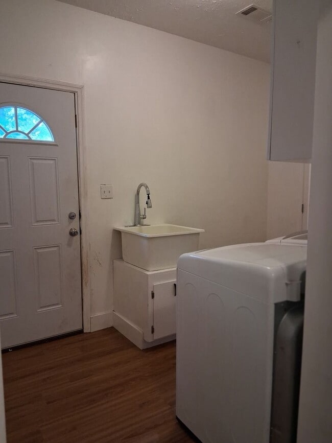 Building Photo - 3Bed 2bath in Fondren