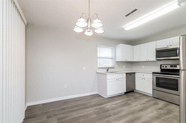 Building Photo - 425 Danube Way
