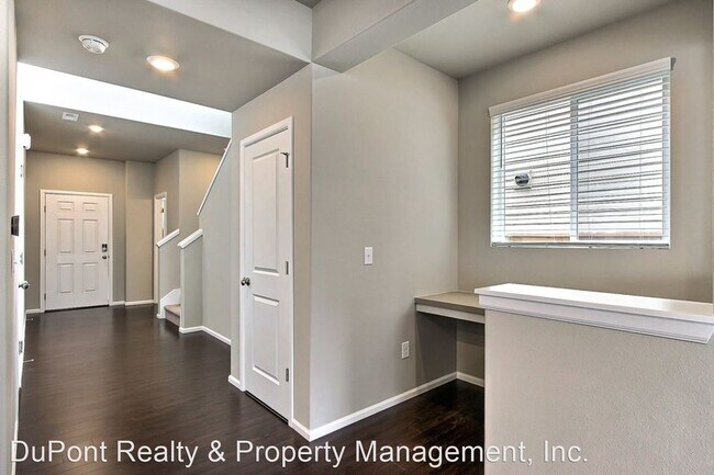Building Photo - 4 br, 2.5 bath House - 3137 Gladiator Stre...