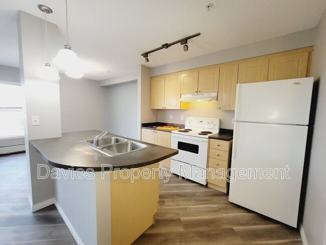 Building Photo - 622 McAllister Loop SW