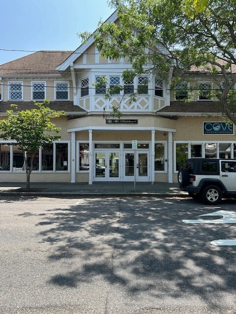 Building Photo - 615 Main St