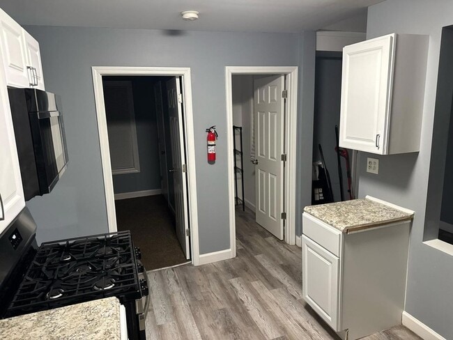 Building Photo - 12005 S La Salle St