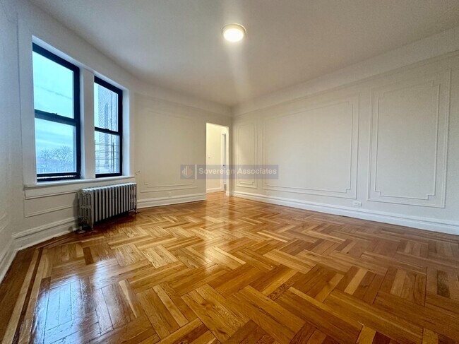 Building Photo - 3015 Roberts Avenue