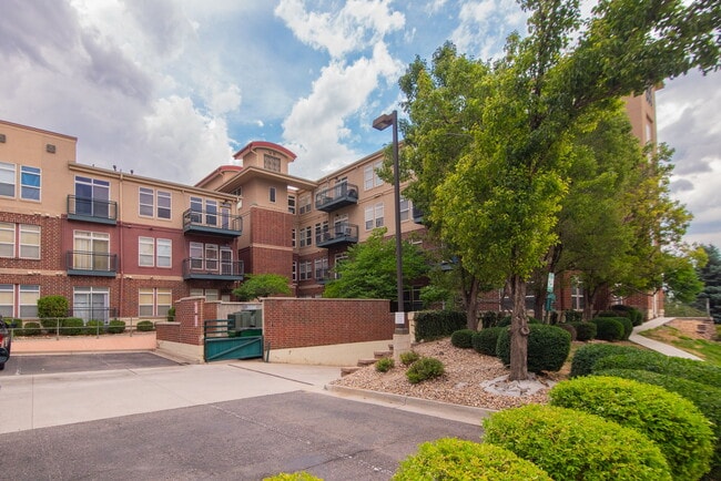 Building Photo - 10176 Park Meadows Dr