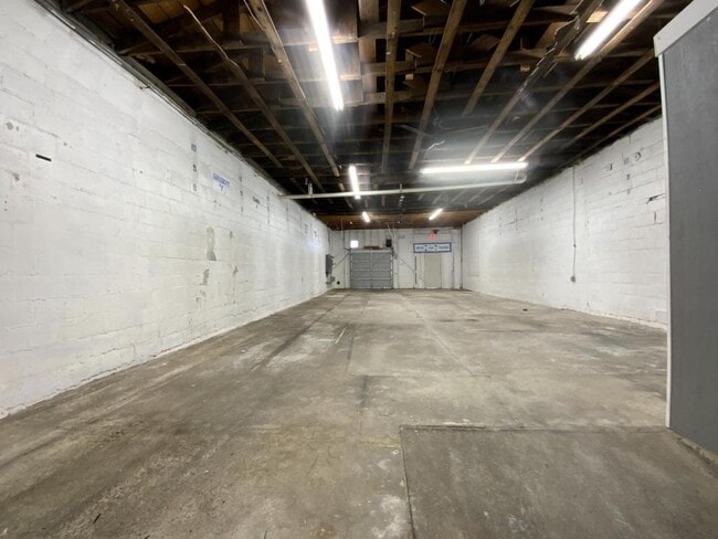 Foto del edificio - 61 E Main St