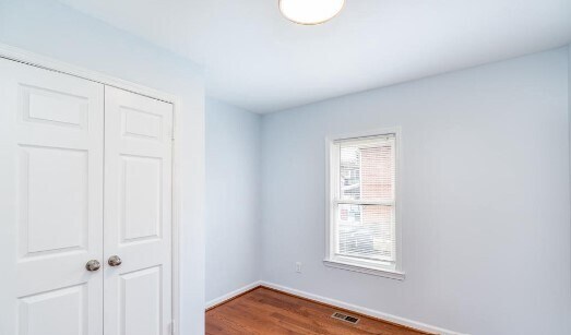 Foto del edificio - 609 49th Pl NE