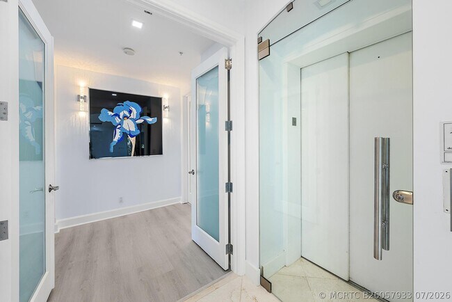 Building Photo - 2070 N Ocean Blvd