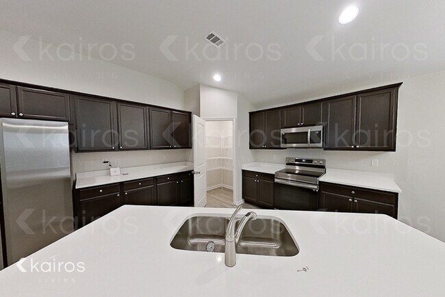 Building Photo - 25 Carrollton Dr.