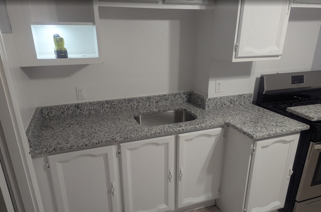 New granite countertops - 13 Forest Ave