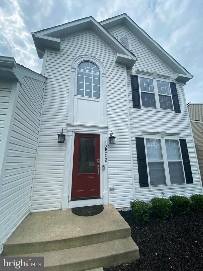 Foto del edificio - 12502 Royal Crown Dr