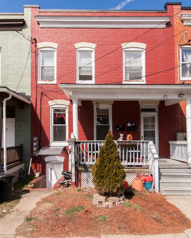 25 S Jefferson St Unit Apt. 2, Frederick, MD 21701 Condo for Rent in