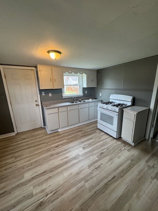 Foto del edificio - 2717 Clara Ave