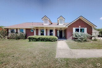 Building Photo - 2918 Amber Ln