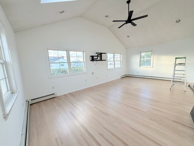primary bedroom - 74 Grover St