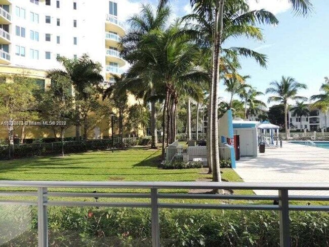 Foto del edificio - 2950 NE 188th St