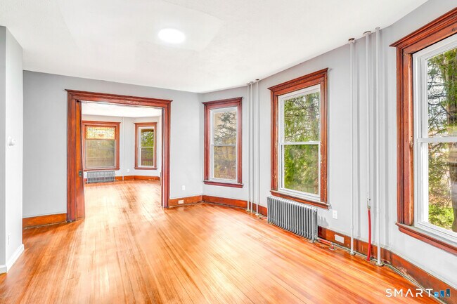 Foto del edificio - 114 Buckingham St