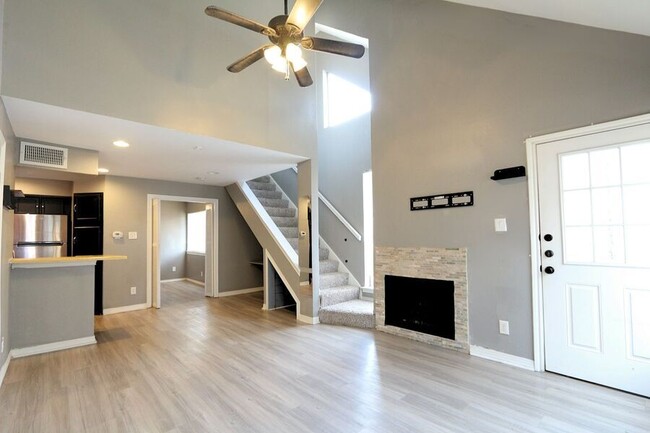 Foto del edificio - CHARMING 2 BEDS 2 BATHS HOME IN DALLAS FOR...