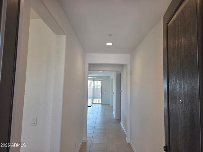 Foto del edificio - 12215 W Lonesome Trl