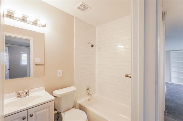 Foto del edificio - 5038 Overcrest Dr