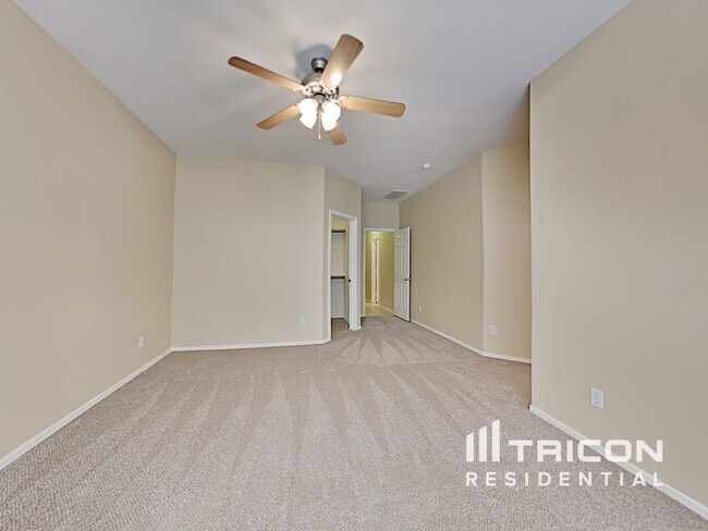 Foto del edificio - 12525 W Washington St