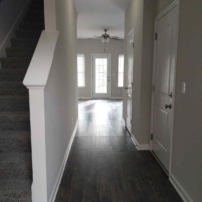 Foto del edificio - 632 Pippin Dr