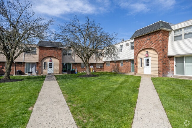 Building Photo - Salem Crossing Apartments