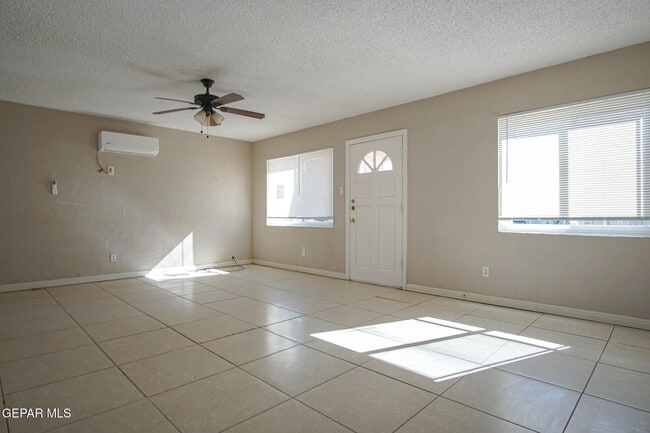 Building Photo - 6205 Tesuque Dr