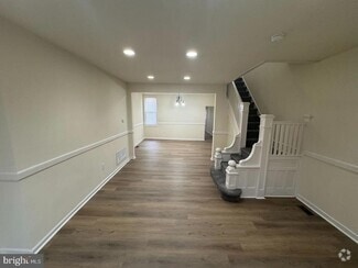 Building Photo - 5835 Catharine St
